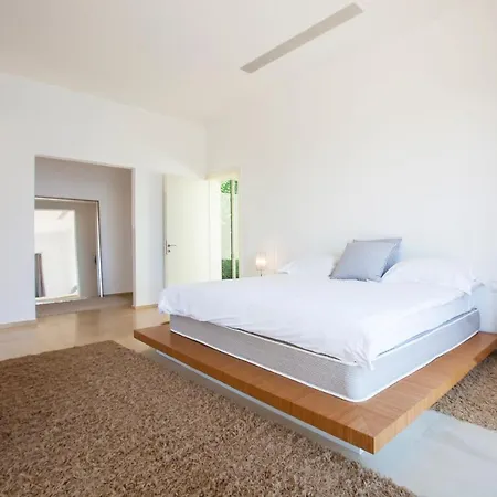 Villa Aurora