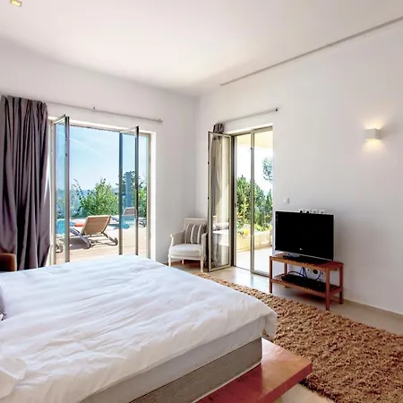 Aurora Villa *